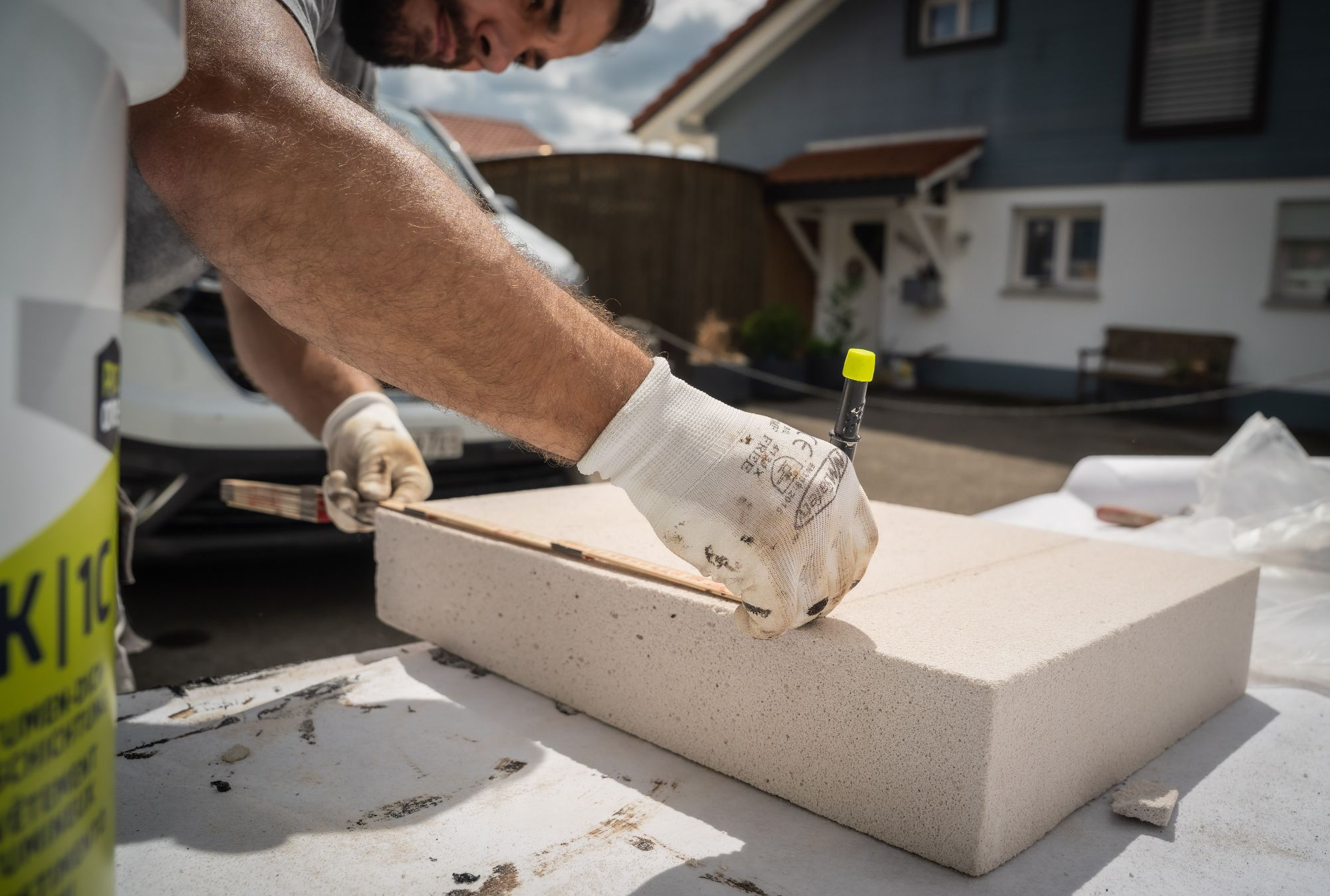 Travaux d'isolation extérieure réalisés avec des matériaux minéraux